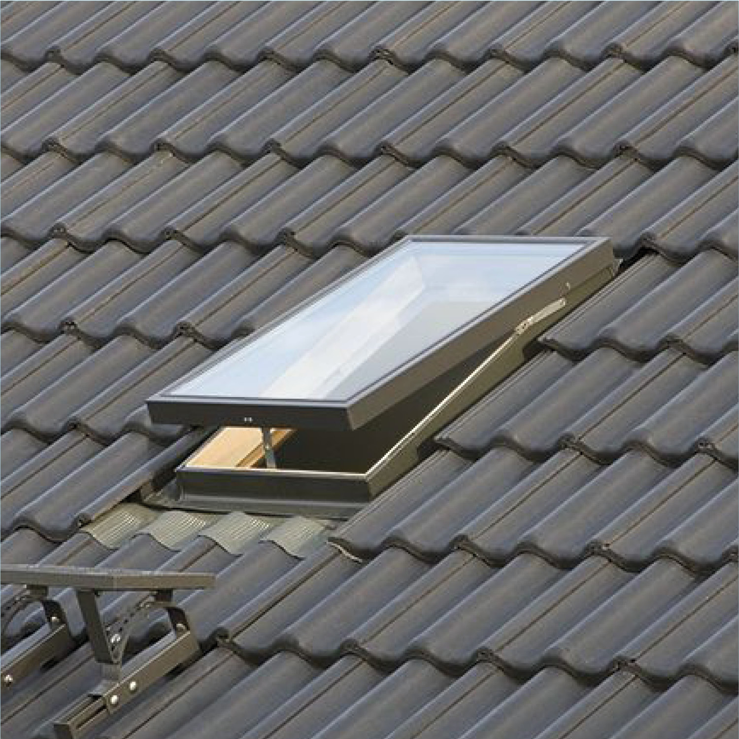 Fakro tetőkibúvó ablak